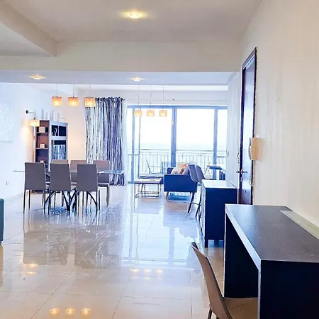 Daire Spacious Seafront 3-bedroom In Sv 3
