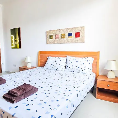 Spacious Seafront 3-bedroom In Sv 3
