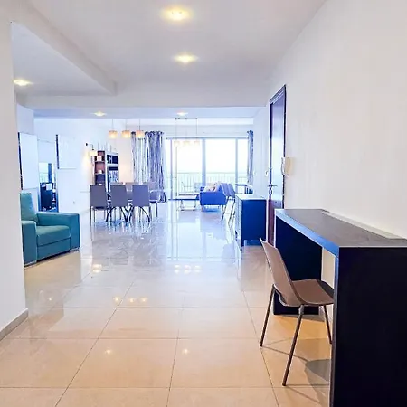 Spacious Seafront 3-bedroom In Sv 3 * Sliema