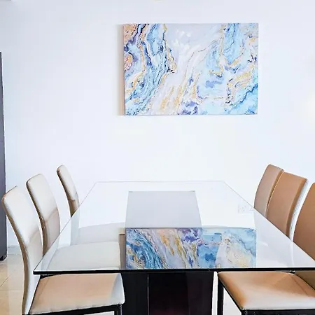 Spacious Seafront 3-bedroom In Sv 3