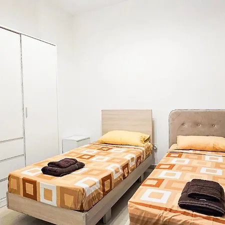 Апартаменты Spacious Seafront 3-bedroom In Sv 3 *