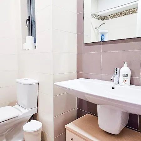 Spacious Seafront 3-bedroom In Sv 3