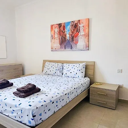 Spacious Seafront 3-bedroom In Sv 3 Sliema