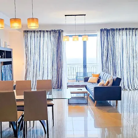 Spacious Seafront 3-bedroom In Sv 3 Διαμέρισμα