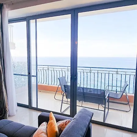 Spacious Seafront 3-bedroom In Sv 3 Σλιέμα
